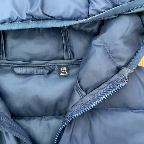 Uniqlo boy puffer jacket - Picture 2 of 2